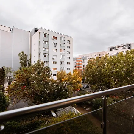 Zen 2 With Balcony Apartment